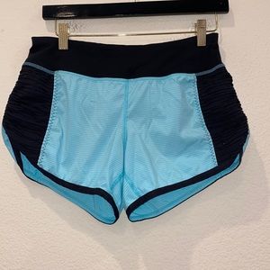 Lululemon Run: Bright At Night Short
Tonka Stripe Angel Blue Black size 4